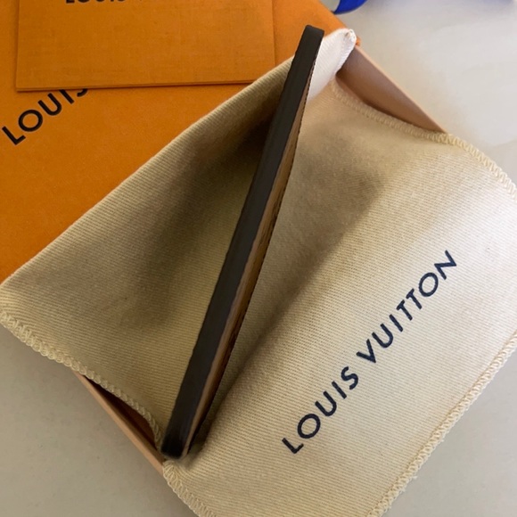 Louis Vuitton MONOGRAM REVERSE CARD HOLDER France - Picture 4 of 10